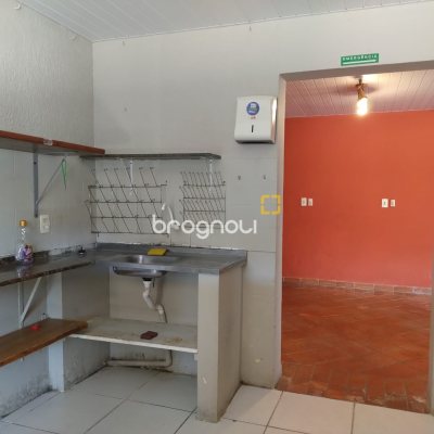 Casa Comercial com 400m², no bairro Daniela em Florianópolis