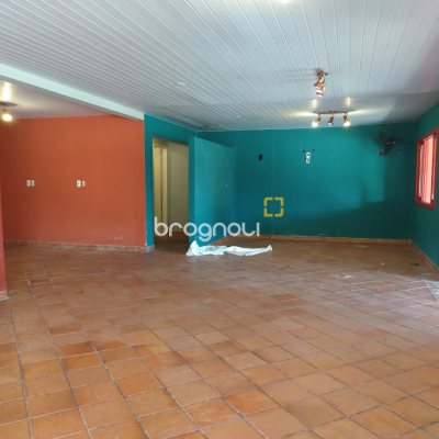 Casa Comercial com 400m², no bairro Daniela em Florianópolis