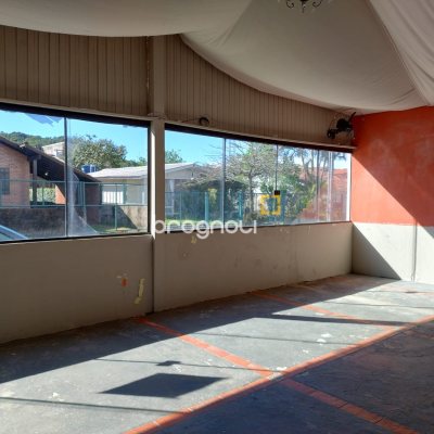 Casa Comercial com 400m², no bairro Daniela em Florianópolis