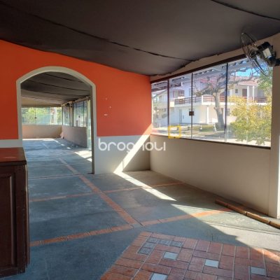 Casa Comercial com 400m², no bairro Daniela em Florianópolis