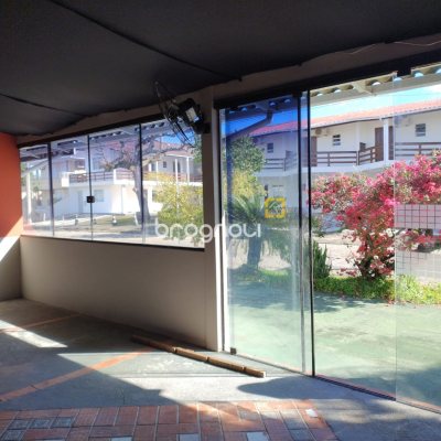 Casa Comercial com 400m², no bairro Daniela em Florianópolis