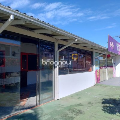 Casa Comercial com 400m², no bairro Daniela em Florianópolis