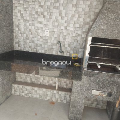 Casa com 109m², 4 quartos (sendo 2 suítes), 1 garagem, no bairro Agronômica em Florianópolis