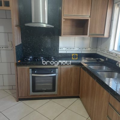 Casa com 109m², 4 quartos (sendo 2 suítes), 1 garagem, no bairro Agronômica em Florianópolis