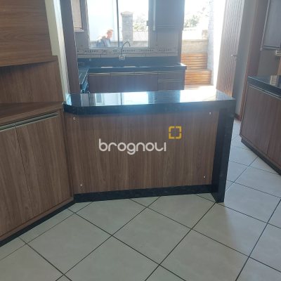 Casa com 109m², 4 quartos (sendo 2 suítes), 1 garagem, no bairro Agronômica em Florianópolis
