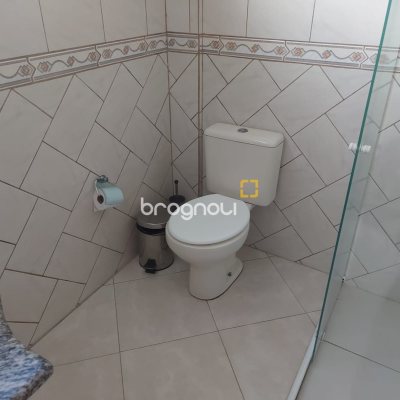 Casa com 109m², 4 quartos (sendo 2 suítes), 1 garagem, no bairro Agronômica em Florianópolis
