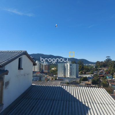 Casa com 109m², 4 quartos (sendo 2 suítes), 1 garagem, no bairro Agronômica em Florianópolis