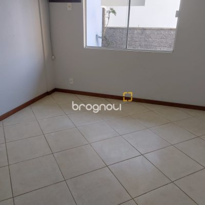 Casa com 109m², 4 quartos (sendo 2 suítes), 1 garagem, no bairro Agronômica em Florianópolis