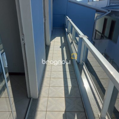 Casa com 109m², 4 quartos (sendo 2 suítes), 1 garagem, no bairro Agronômica em Florianópolis