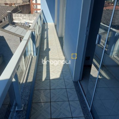 Casa com 109m², 4 quartos (sendo 2 suítes), 1 garagem, no bairro Agronômica em Florianópolis