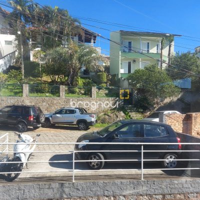 Casa com 109m², 4 quartos (sendo 2 suítes), 1 garagem, no bairro Agronômica em Florianópolis