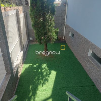 Casa com 109m², 4 quartos (sendo 2 suítes), 1 garagem, no bairro Agronômica em Florianópolis