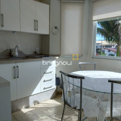 Pousada / Hotel com 260m², 5 quartos (sendo 5 suítes), 5 garagens, no bairro Daniela em Florianópolis