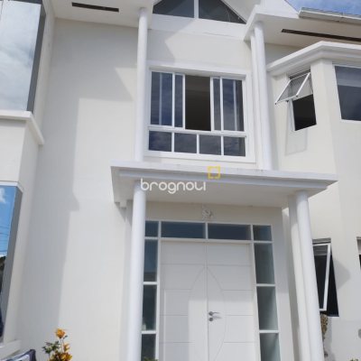 Pousada / Hotel com 260m², 5 quartos (sendo 5 suítes), 5 garagens, no bairro Daniela em Florianópolis