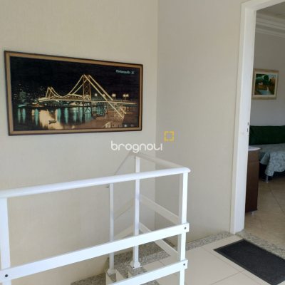 Pousada / Hotel com 260m², 5 quartos (sendo 5 suítes), 5 garagens, no bairro Daniela em Florianópolis