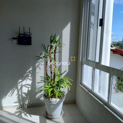 Pousada / Hotel com 260m², 5 quartos (sendo 5 suítes), 5 garagens, no bairro Daniela em Florianópolis