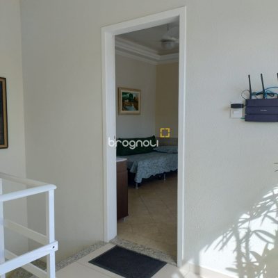 Pousada / Hotel com 260m², 5 quartos (sendo 5 suítes), 5 garagens, no bairro Daniela em Florianópolis