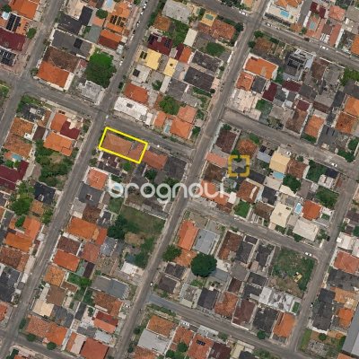 Casa com 200m², 3 quartos (sendo 1 suíte), 3 garagens, no bairro Jardim Atlântico em Florianópolis