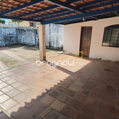 Casa com 200m², 3 quartos (sendo 1 suíte), 3 garagens, no bairro Jardim Atlântico em Florianópolis