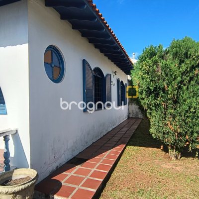 Casa com 200m², 3 quartos (sendo 1 suíte), 3 garagens, no bairro Jardim Atlântico em Florianópolis