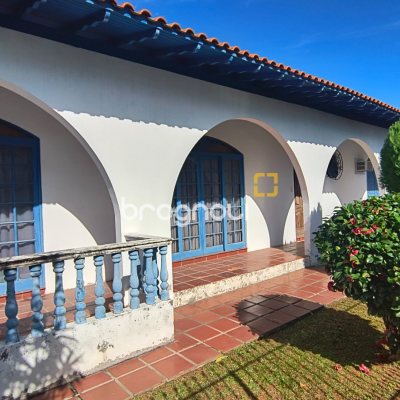 Casa com 200m², 3 quartos (sendo 1 suíte), 3 garagens, no bairro Jardim Atlântico em Florianópolis