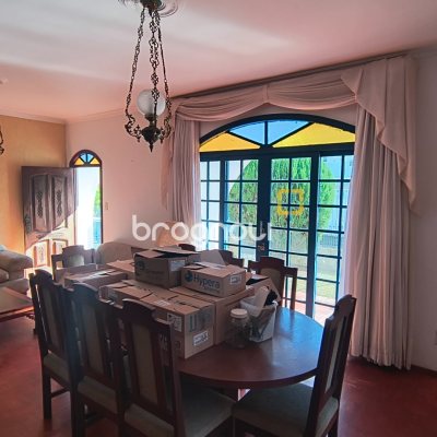 Casa com 200m², 3 quartos (sendo 1 suíte), 3 garagens, no bairro Jardim Atlântico em Florianópolis