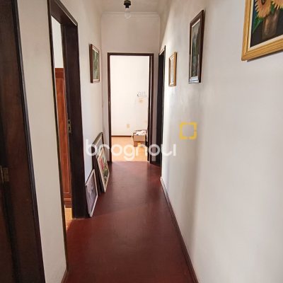 Casa com 200m², 3 quartos (sendo 1 suíte), 3 garagens, no bairro Jardim Atlântico em Florianópolis