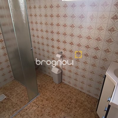 Casa com 200m², 3 quartos (sendo 1 suíte), 3 garagens, no bairro Jardim Atlântico em Florianópolis