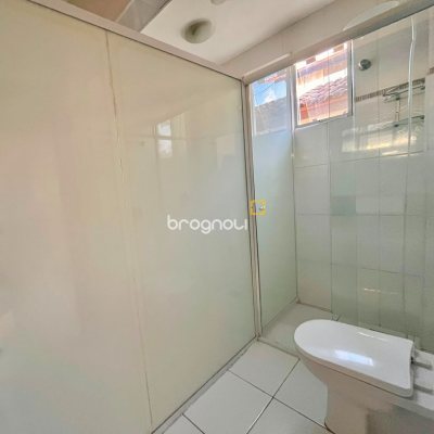 Casa com 224m², 3 quartos (sendo 3 suítes), 2 garagens, no bairro Rio Tavares em Florianópolis