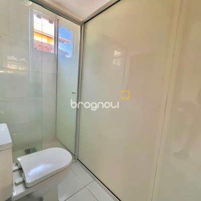 Casa com 224m², 3 quartos (sendo 3 suítes), 2 garagens, no bairro Rio Tavares em Florianópolis