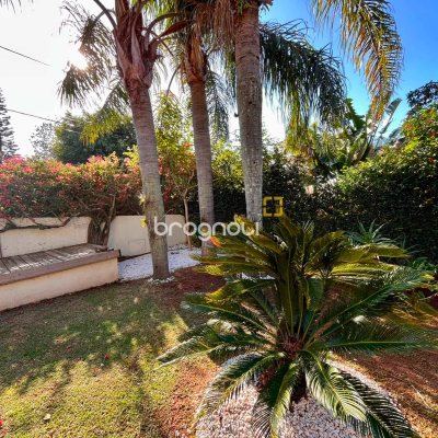Casa com 224m², 3 quartos (sendo 3 suítes), 2 garagens, no bairro Rio Tavares em Florianópolis