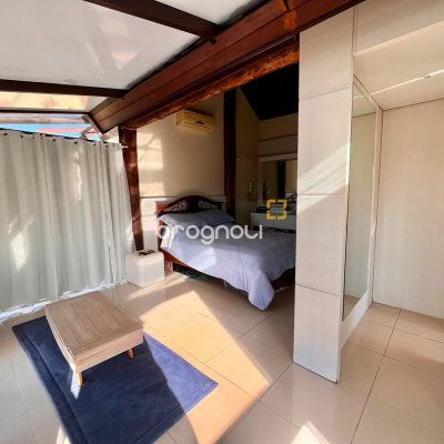 Casa com 224m², 3 quartos (sendo 3 suítes), 2 garagens, no bairro Rio Tavares em Florianópolis