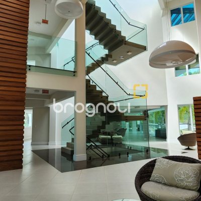 Apartamento com 117m², 2 quartos (sendo 2 suítes), 2 garagens, no bairro Canajurê em Florianópolis