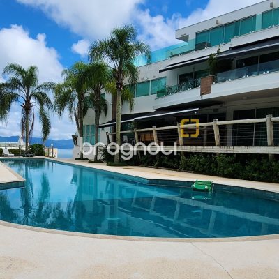 Apartamento com 117m², 2 quartos (sendo 2 suítes), 2 garagens, no bairro Canajurê em Florianópolis