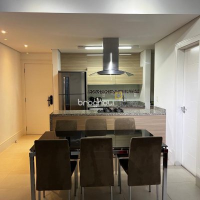 Apartamento com 117m², 2 quartos (sendo 2 suítes), 2 garagens, no bairro Canajurê em Florianópolis