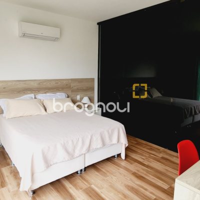 Apartamento com 117m², 2 quartos (sendo 2 suítes), 2 garagens, no bairro Canajurê em Florianópolis