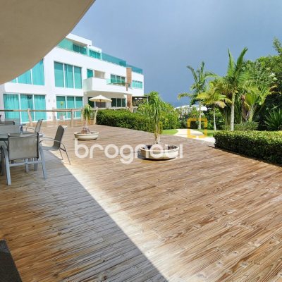 Apartamento com 117m², 2 quartos (sendo 2 suítes), 2 garagens, no bairro Canajurê em Florianópolis