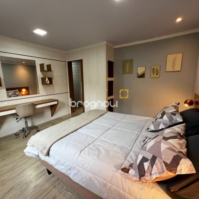 Casa com 303m², 2 quartos (sendo 1 suíte), 4 garagens, no bairro Lagoa da Conceição em Florianópolis