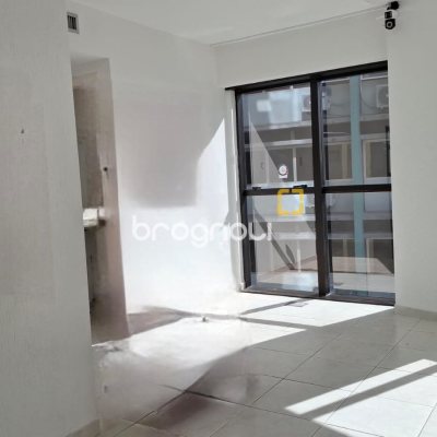 Sala com 32m², 1 garagem, no bairro Centro em Florianópolis