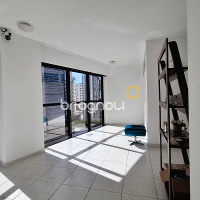 Sala com 32m², 1 garagem, no bairro Centro em Florianópolis