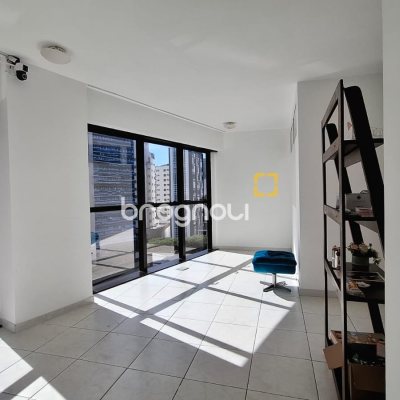 Sala com 32m², 1 garagem, no bairro Centro em Florianópolis