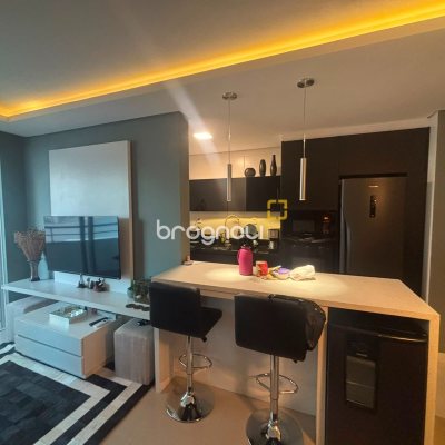 Apartamento com 70m², 2 quartos (sendo 1 suíte), 1 garagem, no bairro Capoeiras em Florianópolis