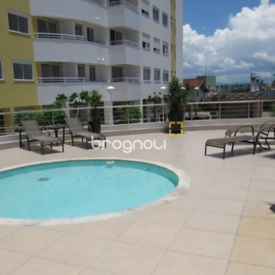 Apartamento com 70m², 2 quartos (sendo 1 suíte), 1 garagem, no bairro Capoeiras em Florianópolis