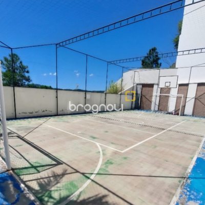 Apartamento com 70m², 2 quartos (sendo 1 suíte), 1 garagem, no bairro Capoeiras em Florianópolis