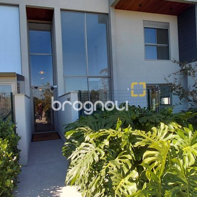 Apartamento com 120m², 2 quartos (sendo 2 suítes), 2 garagens, no bairro João Paulo em Florianópolis