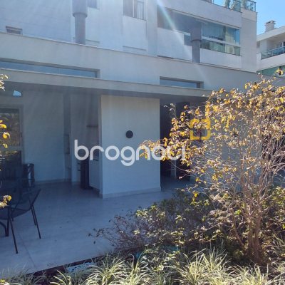 Apartamento com 120m², 2 quartos (sendo 2 suítes), 2 garagens, no bairro João Paulo em Florianópolis