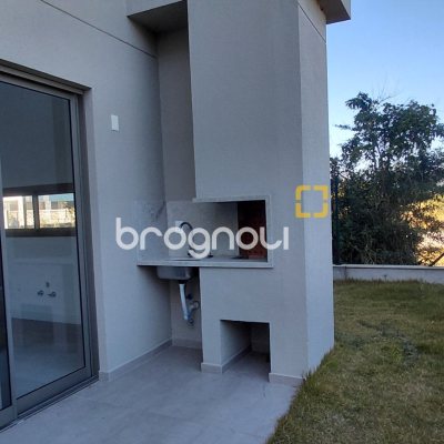 Apartamento com 120m², 2 quartos (sendo 2 suítes), 2 garagens, no bairro João Paulo em Florianópolis