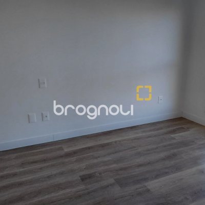 Apartamento com 120m², 2 quartos (sendo 2 suítes), 2 garagens, no bairro João Paulo em Florianópolis