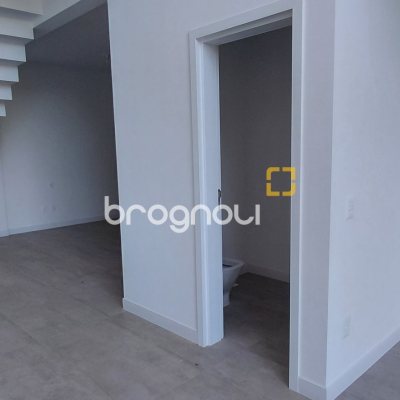Apartamento com 120m², 2 quartos (sendo 2 suítes), 2 garagens, no bairro João Paulo em Florianópolis