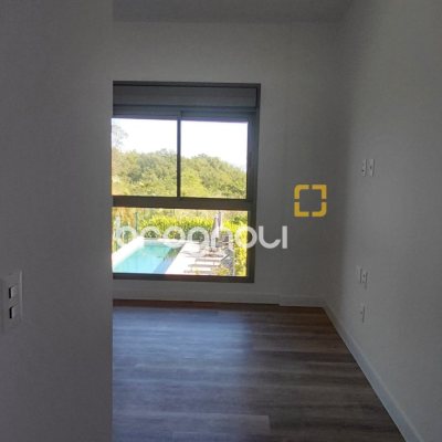 Apartamento com 120m², 2 quartos (sendo 2 suítes), 2 garagens, no bairro João Paulo em Florianópolis